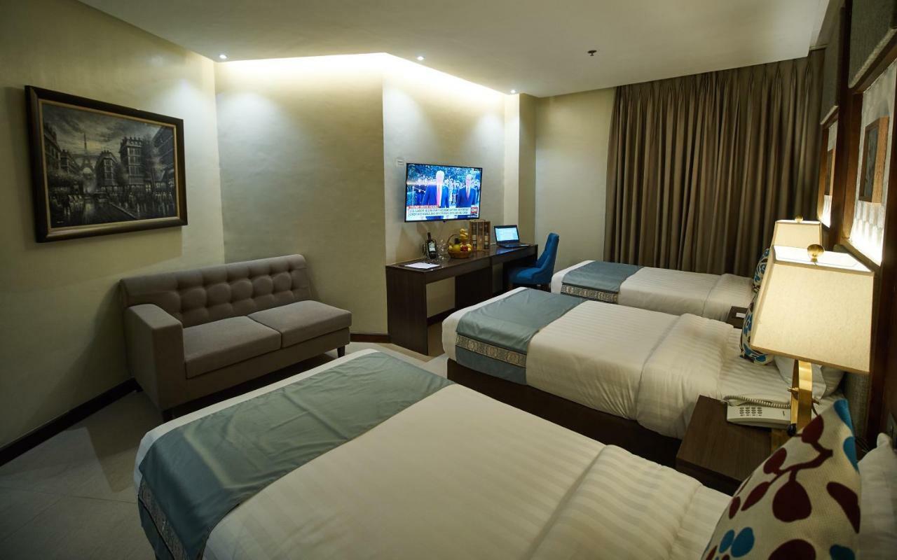 J7 Plaza Hotel Iloilo City Εξωτερικό φωτογραφία