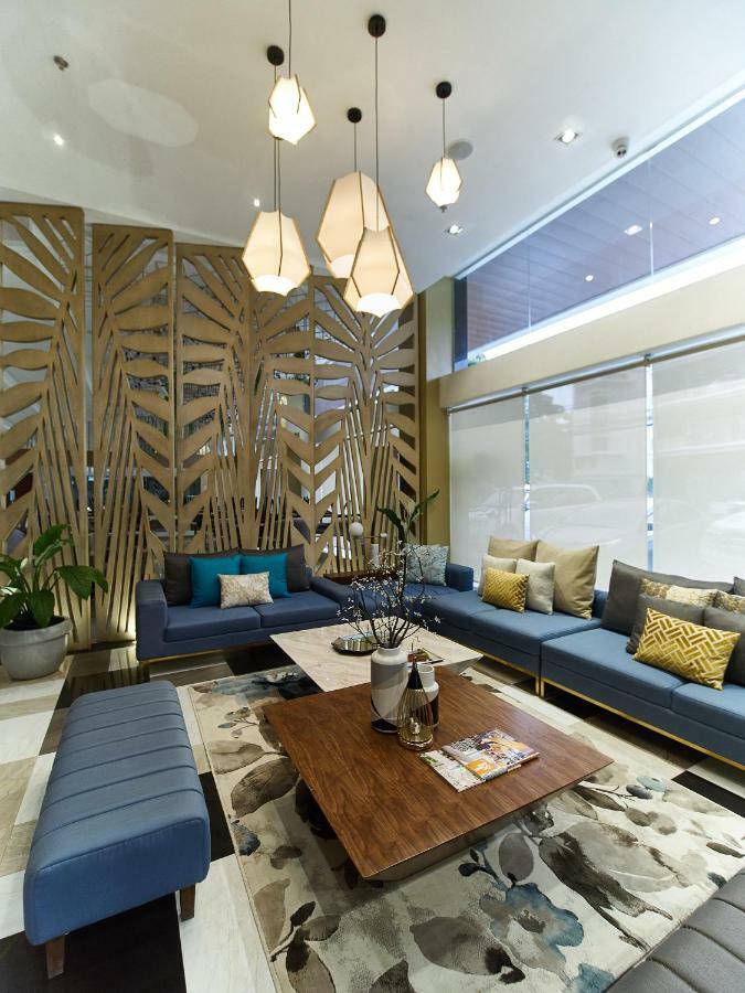 J7 Plaza Hotel Iloilo City Εξωτερικό φωτογραφία