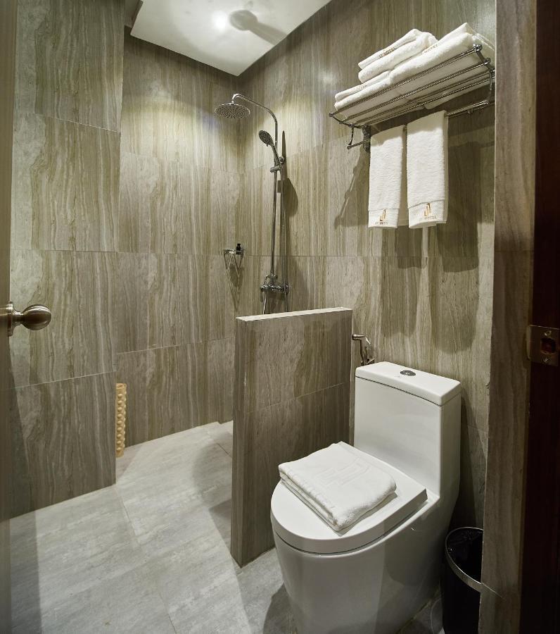 J7 Plaza Hotel Iloilo City Εξωτερικό φωτογραφία