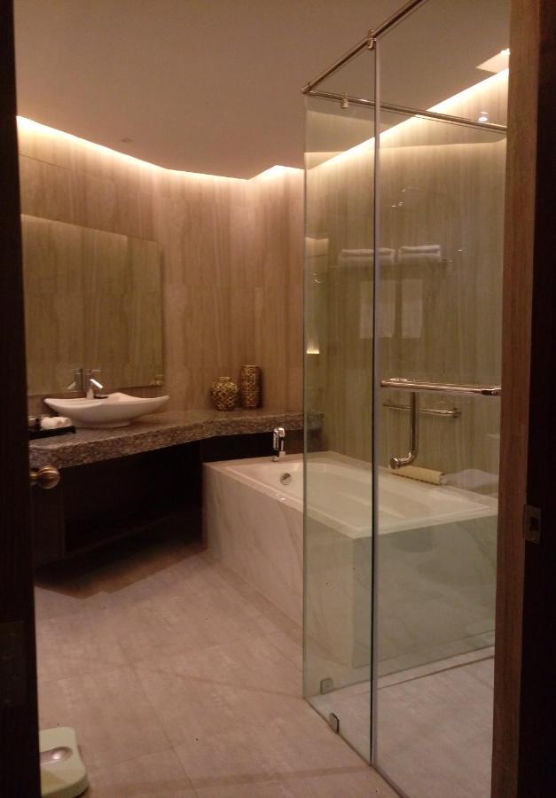 J7 Plaza Hotel Iloilo City Εξωτερικό φωτογραφία